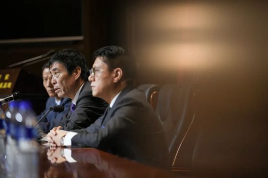 这意味着影片已正式杀入颁奖季。