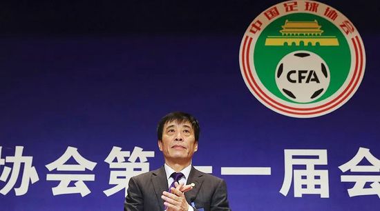 肖战《狼殿下》曝新剧照 一身黑衣眼神犀利超有戏 2019-10-31 10月31日，由肖战、王大陆、李沁等主演的电视剧《狼殿下》发布全新剧照。
