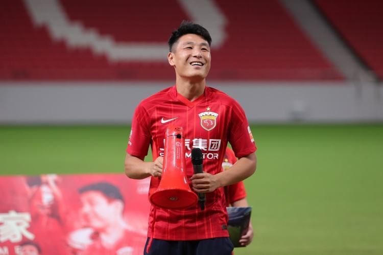 大方认爱卡哥：是的，我们订婚了 锦绣开年！