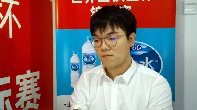 他同时使用了中国形象，使用了中国演员，让中国观众接受起来没有太大的障碍。