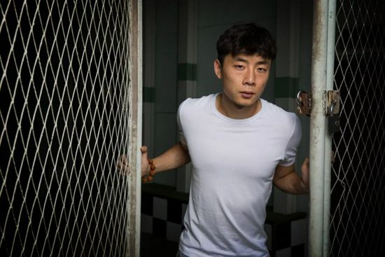 黄晓明觉得这些评论都无所谓，大家都是我的老师，只会让我的人生变得更加优秀。