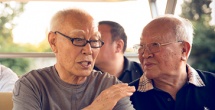 2018-11-17 在《幻乐之城》里唱哭王菲、微博上获邓超点名支持、徐峥因她感慨“好演员的春天来了”.