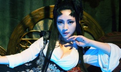 设计师通过牙齿的巧思丰富了角色性格：哪吒缺失的一颗牙展现出了他顽皮的性格；